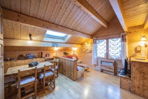 Η κουζίνα ή μικρή κουζίνα στο Chalet Le Hors Piste