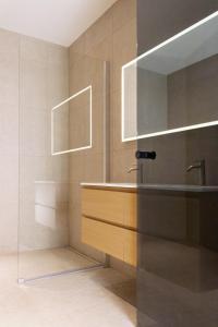 Koupelna v ubytování Modern Japandi retreat in Stockholm + 12 fotografií