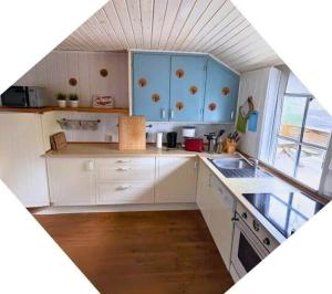 Nhà bếp/bếp nhỏ tại VGO789-Svenljunga-Revesjoe-Sjoekullen-1