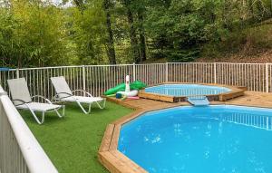 Swimmingpoolen hos eller tæt på 2 Bedroom Cozy Home In Altillac