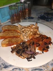 Comida en el departamento o alrededores