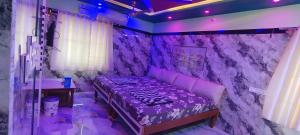 En eller flere senge i et værelse på Ragavariverpointresort Hogenakkal + 4 billeder