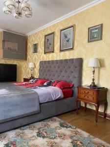 Postel nebo postele na pokoji v ubytování Домик в лесу