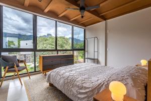 En generel udsigt til bjerge eller udsigt til bjerge taget fra feriehuset