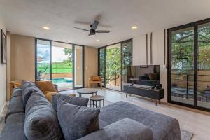 Et opholdsområde på Casa Encino - Oasis to share