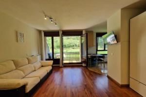 Et tv og/eller underholdning på loft playa de Toró Llanes, Selnatur