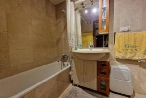 Et badeværelse på loft playa de Toró Llanes, Selnatur + 11 billeder