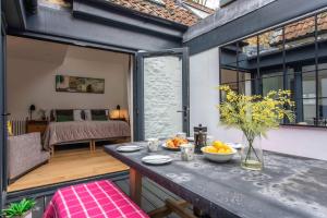 En eller flere senge i et værelse på Delightful countryside retreat + 24 billeder