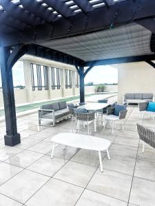 Fotografie z fotogalerie ubytování Grand Harbour Hot Spot - Convenient Cayman Stay v destinaci Red Bay Estate