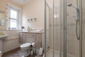 Et badeværelse på Bonny Bay - Lower Largo + 15 billeder