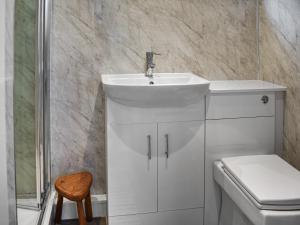 Et badeværelse på Coastal Haven + 7 billeder