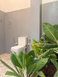 Et badeværelse på Tangalle Bay Beach Villa + 62 billeder