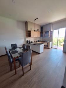 Nhà bếp/bếp nhỏ tại Refugio Urbano, Departamento Luis de Fuentes