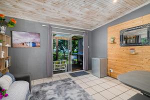 Μια τηλεόραση ή/και κέντρο ψυχαγωγίας στο 302 On Old Sea View Road Chelsea