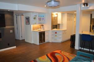 Nhà bếp/bếp nhỏ tại 2BD Ground Floor Condo in Gated Gardens Pool&Spa