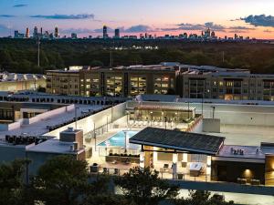 Swimmingpoolen hos eller tæt på Landing Apartments - Decatur