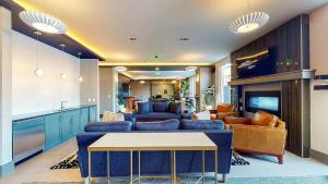 Et opholdsområde på Landing Apartments - Decatur