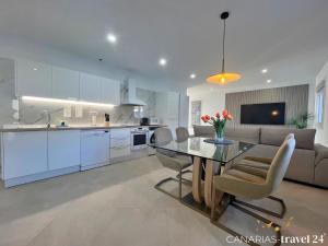 Kuchyň nebo kuchyňský kout v ubytování Los Roquitos II