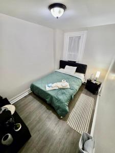 Giường trong phòng chung tại Cute Private Room Full Bed