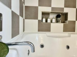 Ένα μπάνιο στο Kayu Loft +25 φωτογραφίες