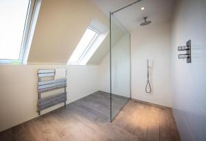 Et badeværelse på Dunvegan Castle Keepers Cottage + 14 billeder