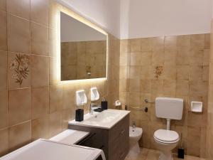 Koupelna v ubytování Historic residence - Center of Cividale & parking + 18 fotografií