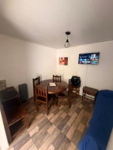 TV a/nebo společenská místnost v ubytování Ana Mar - Cerca de Playa Grande - NO grupo de jovenes