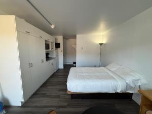 Kuchyň nebo kuchyňský kout v ubytování Hébergements ASLC Baie-Comeau