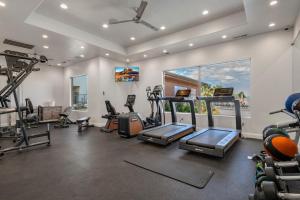 Фитнес-центр и/или тренажеры в Zion Village Resort 415 Private Hot Tub, Ping Pong Table, and Community Pool access