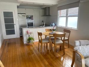 Køkken eller tekøkken på Mount Beach house + 1 billede