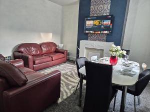 Khu vực ghế ngồi tại Peaceful Home in Hermitage Street Rishton +38 ảnh