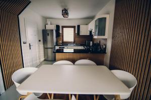 Kuchyň nebo kuchyňský kout v ubytování Zacisze Krzeszów