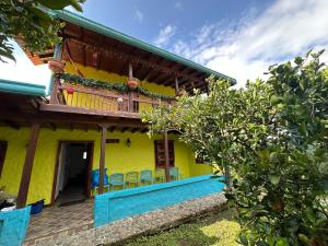 En have udenfor Melongos Jardín