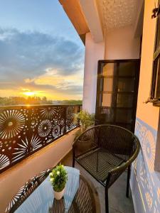 En balkon eller terrasse på Cozy modern apartment in Nanyuki