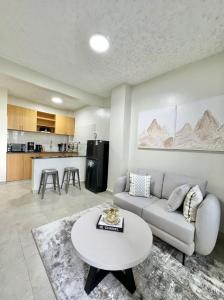 Køkken eller tekøkken på Cozy modern apartment in Nanyuki