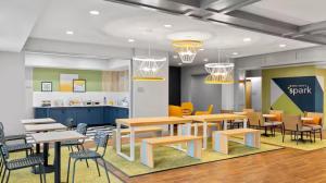 Χώρος καθιστικού στο Spark by Hilton Vestal Binghamton University Area