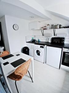 Η κουζίνα ή μικρή κουζίνα στο Flat 5 - Eign St Hereford