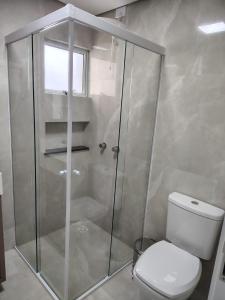 Et badeværelse på Apto Completo e Aconchegante - Próximo de Tudo + 18 billeder