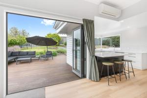 Sân trong/khu vực ngoài trời tại Tranquil Garden Retreat - 3min from CBD