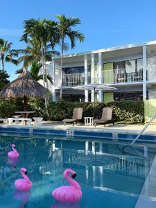 Bazén v ubytování South Beach Place - Vero Beach nebo v jeho okolí