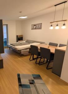 Postel nebo postele na pokoji v ubytování Ferienwohnung Alpenpanorama