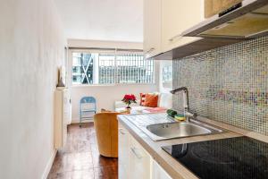 Kuchyň nebo kuchyňský kout v ubytování Great studio in Paris La Défense