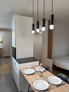 Giường trong phòng chung tại Appartement neuf avec parking