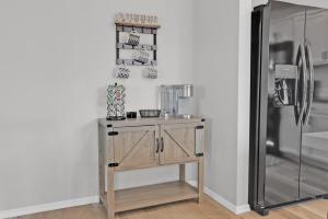 Kuchyň nebo kuchyňský kout v ubytování New Single level home + 11 fotografií