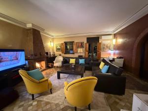 TV/trung tâm giải trí tại Riad WAEL