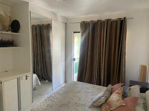 En eller flere senge i et værelse på Mansão Stella Maris + 26 billeder