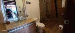 Et badeværelse på Chalet MA + 19 billeder