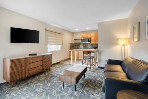 Kuchyň nebo kuchyňský kout v ubytování SureStay Plus by Best Western Montrose