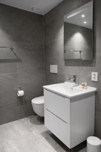 Et badeværelse på North Estate Nyholmen - luxury apartment