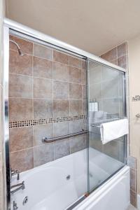 Koupelna v ubytování Hotel McCall + 3 fotografie